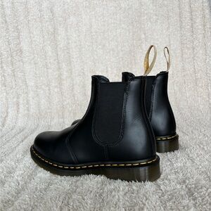 Dr. Martens Men's 2976 Felix Rub Off Chelsea Boot